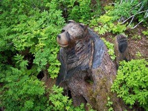 A bear carving image