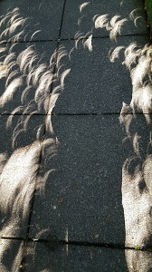 Viewing the solar eclipse image